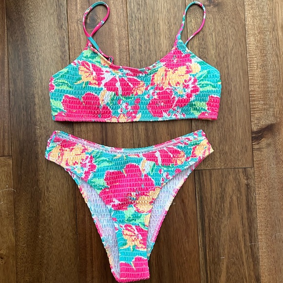 3 for $15🚨 NWT Bright Floral Bikini - Picture 5 of 7